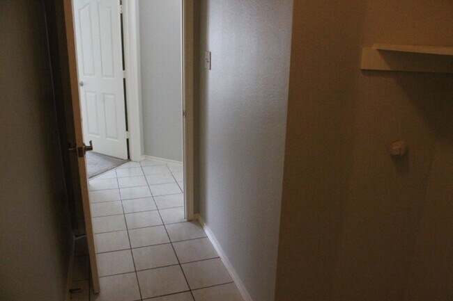Building Photo - 3623 Rodale Way