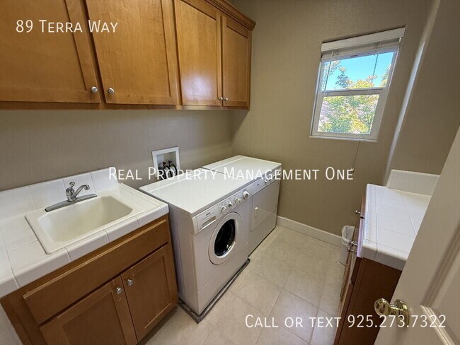 Building Photo - 89 Terra Way