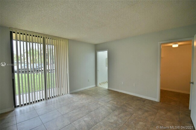 Building Photo - 8075 SW 107th Ave