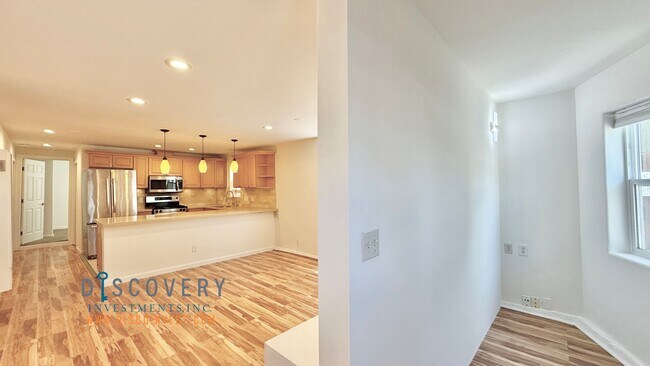 Building Photo - Alcatraz Ave. 1264-1268 (Call owner for al...