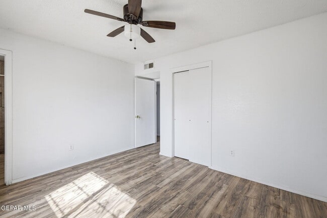 Building Photo - 8408 Reindeer Ave