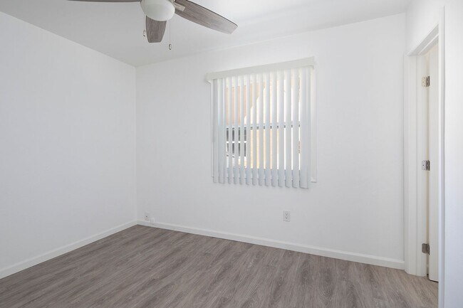 Building Photo - Beautiful1 Bedroom Near SDSU with Onsite Laundry!