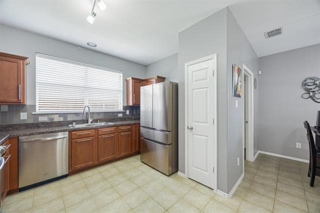Building Photo - 200 Shadybrook Dr