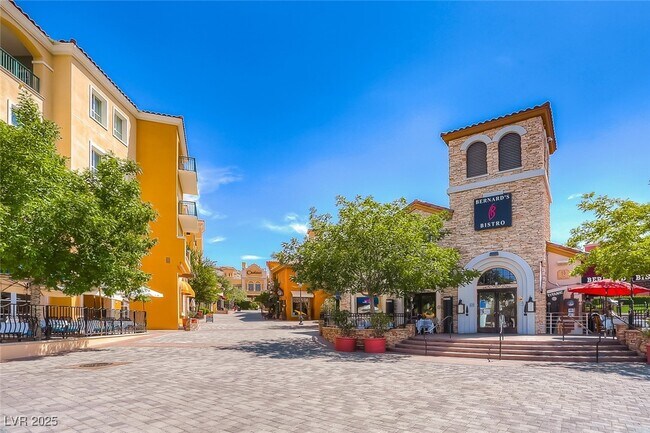 Building Photo - 30 Strada Di Villaggio