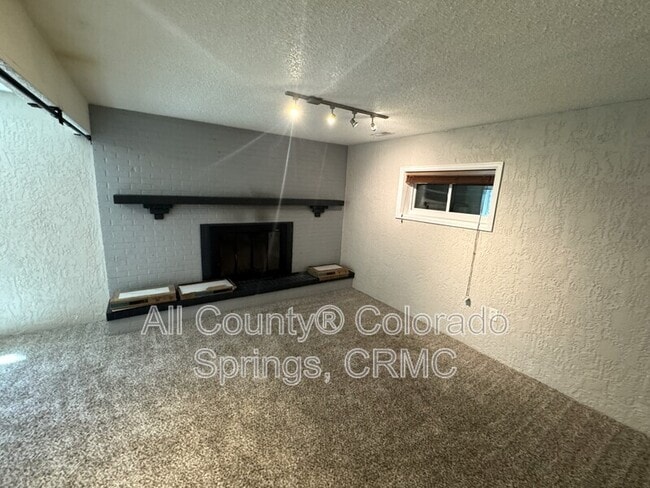 Building Photo - 5185 Nolte Dr N