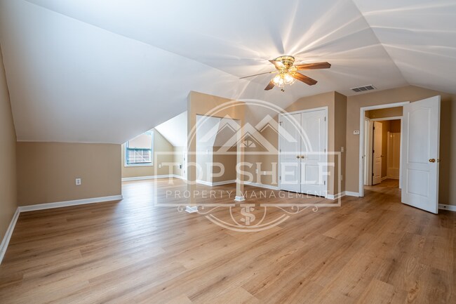 Building Photo - 32 Brookvalley Ct W