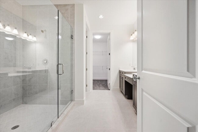 Building Photo - 12546 Gross Pointe Dr