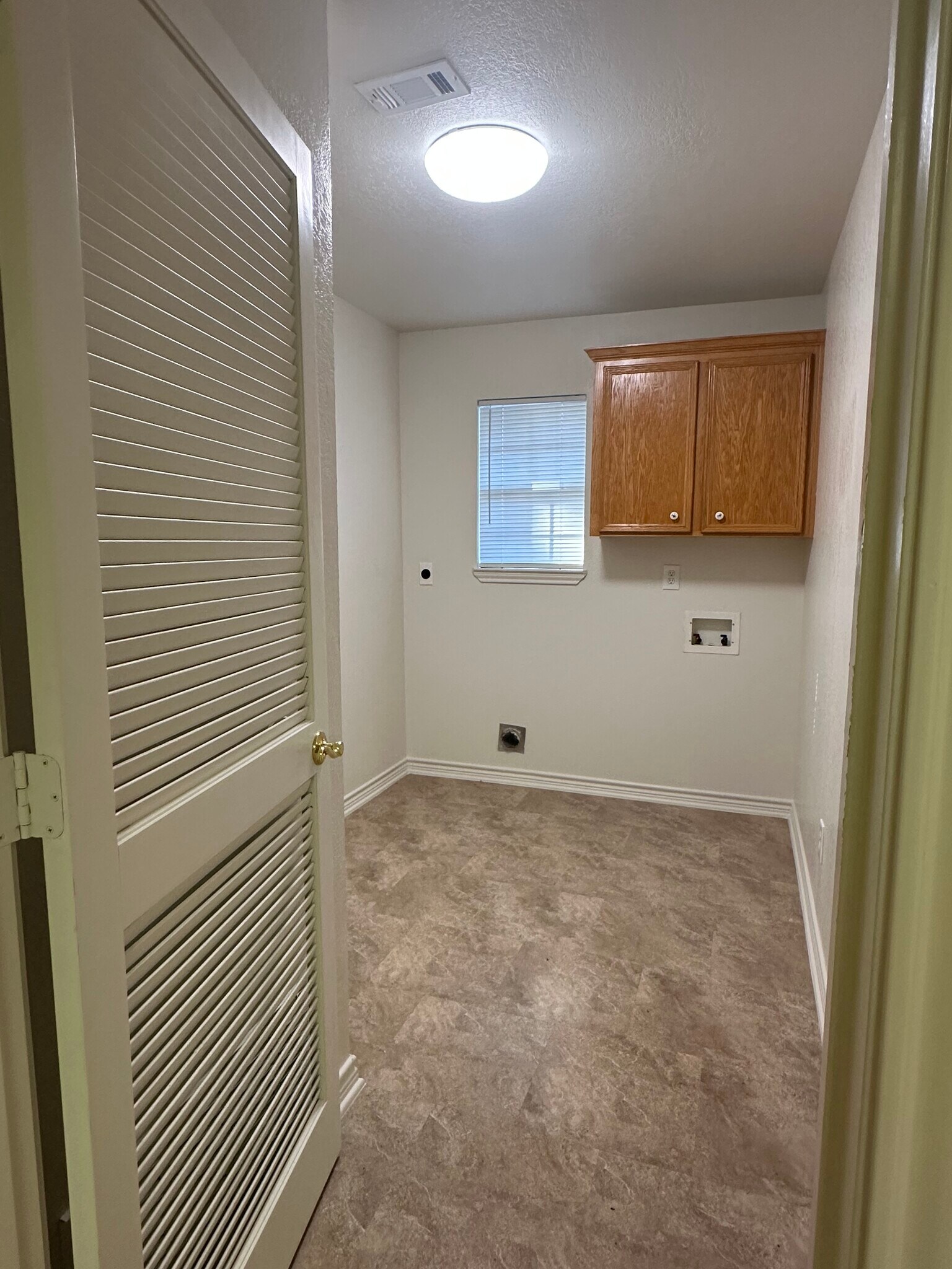 Building Photo - 1520 Indian Trl