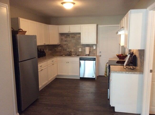Building Photo - GREAT COLLEGE PROPERTY--PRE-LEASING FOR AUGUST! Completely Updated! 3 bedroom/2 bath Close to TTU...