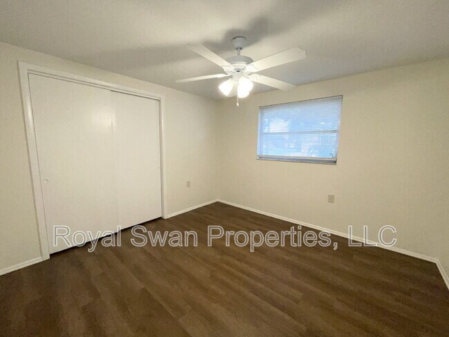Building Photo - 303 Thornwood Way