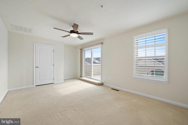 Building Photo - 13312 Waterford Hills Boulevard