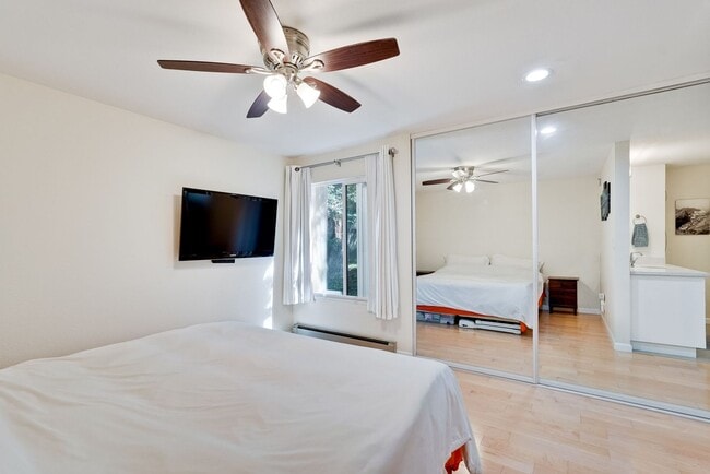 Building Photo - 505 Cypress Point Dr