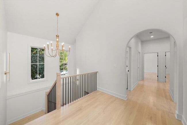 Building Photo - 1037 Belleforte Ave