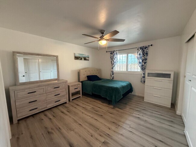 Building Photo - 2714 W Ellis Dr