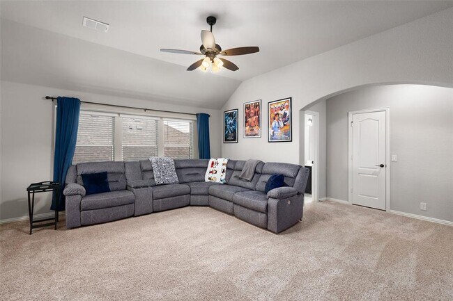 Building Photo - 1324 Thrasher Dr