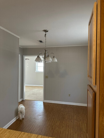 Building Photo - 2211 Shannondoah Dr