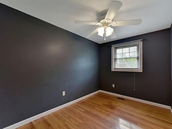 Building Photo - 7 Linden Dr