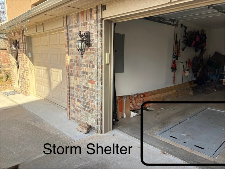 Building Photo - 8710 Palermo Dr