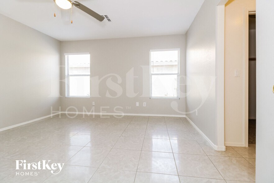 Building Photo - 11919 W Scotts Dr