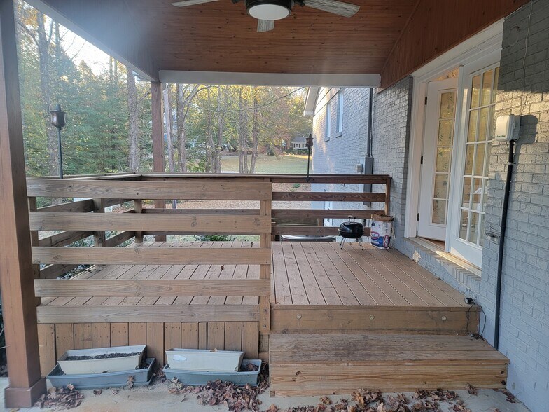 Building Photo - 100 Browning Dr