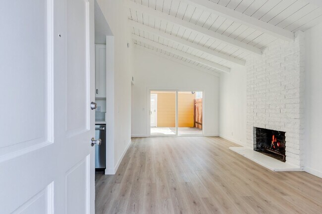 Building Photo - Renovated 3-Bedroom with Private Courtyard – Move-In Ready!