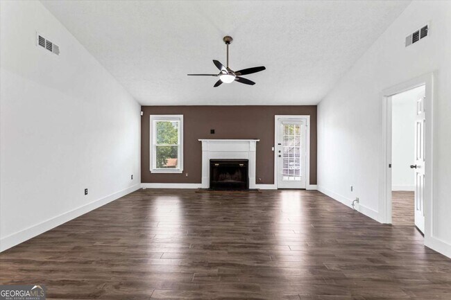 Building Photo - 140 Grayland Creek Dr