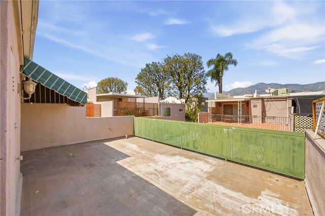 Building Photo - 523 Fairview Ave