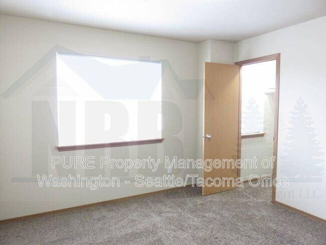 Building Photo - 8015 Pacific Ave