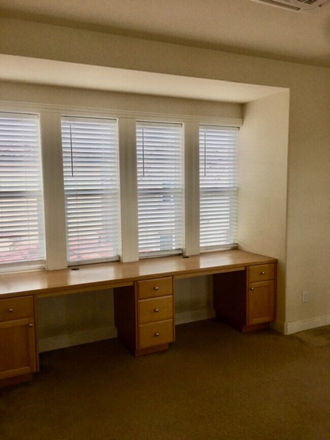 Building Photo - Terrific 4 bed 3.5 Home in Wonderful San Ramon! Great Schools, Shopping, Restaurants!