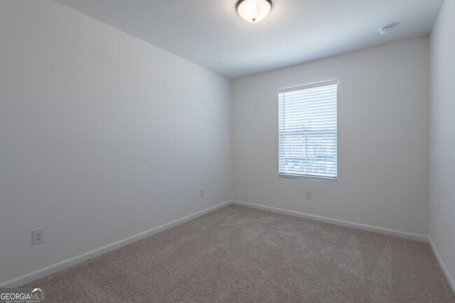 Building Photo - 5542 Highland St