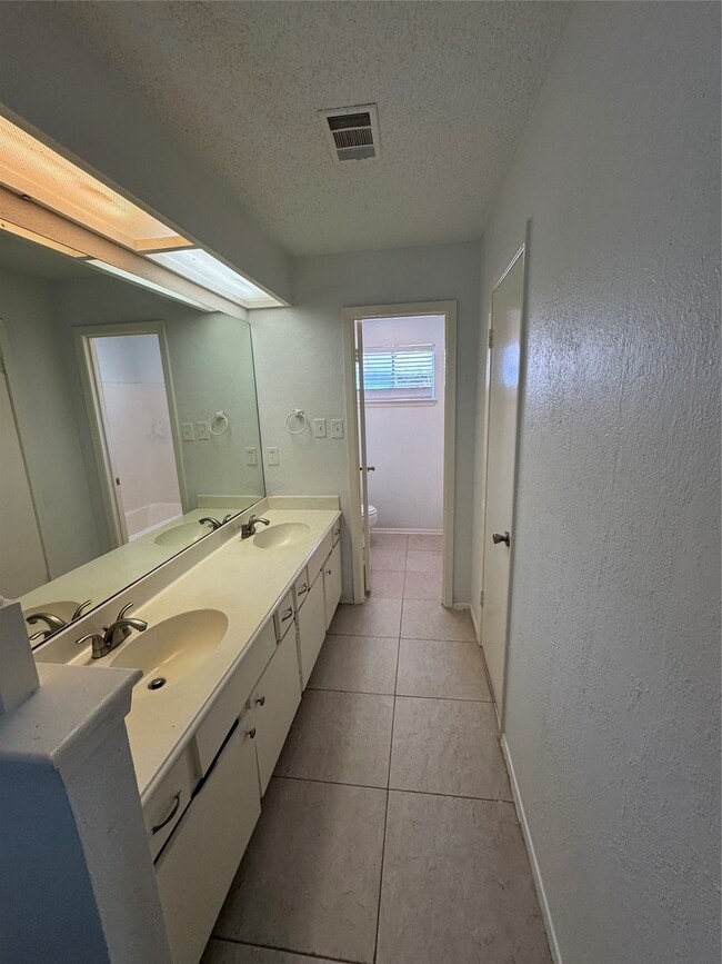 Building Photo - 22823 Deville Dr