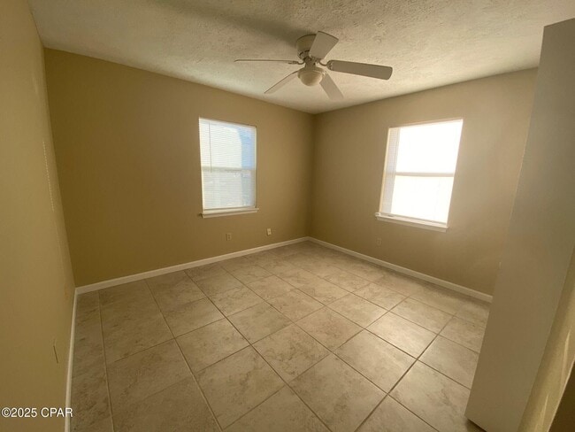 Building Photo - 625 N 9th St