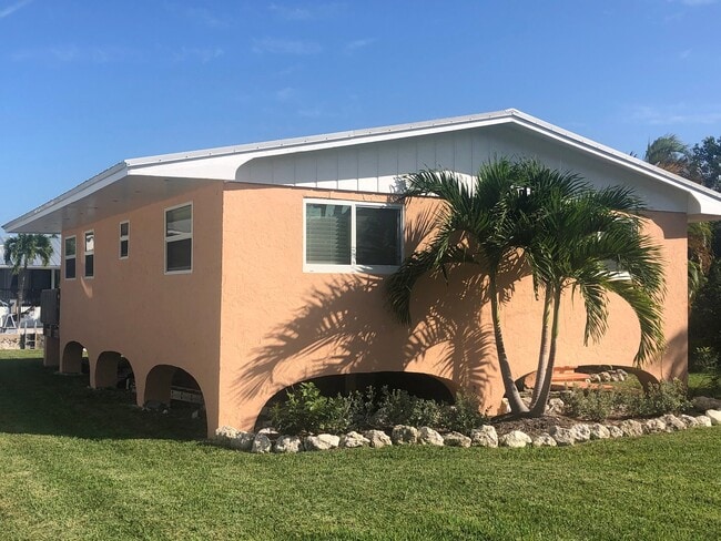 Building Photo - 1635 Pandorea Ln