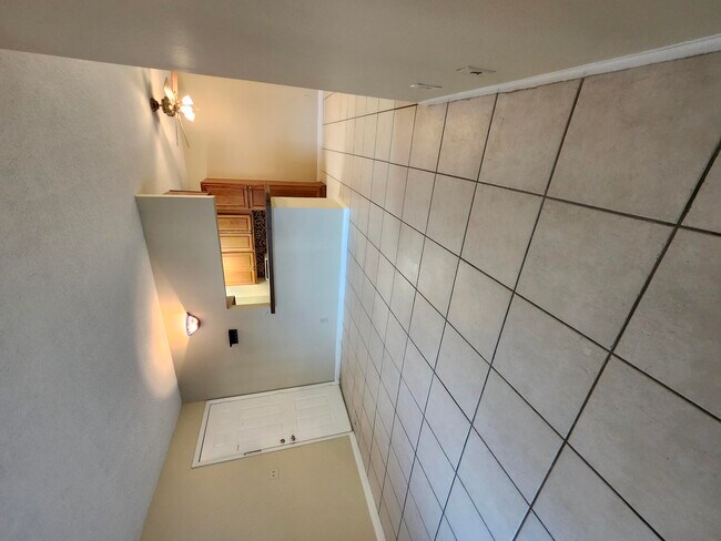 Building Photo - 545 Trace Cir