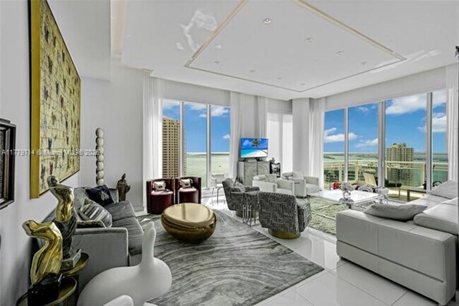 Building Photo - 900 Brickell Key Blvd