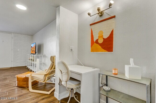 Building Photo - 3737 E Turney Ave