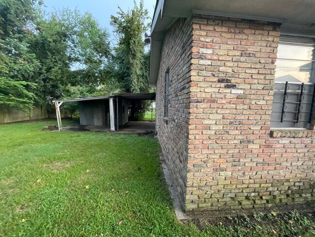 Building Photo - 4236 Delaware St