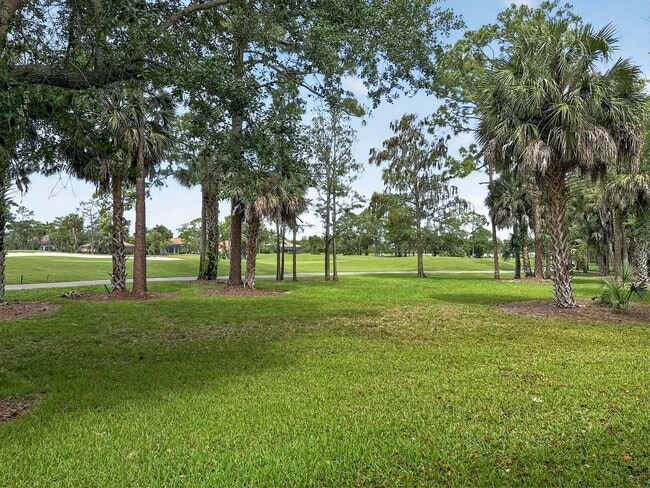 Building Photo - Beautifully furnished 2BR/2BA first-floor condo