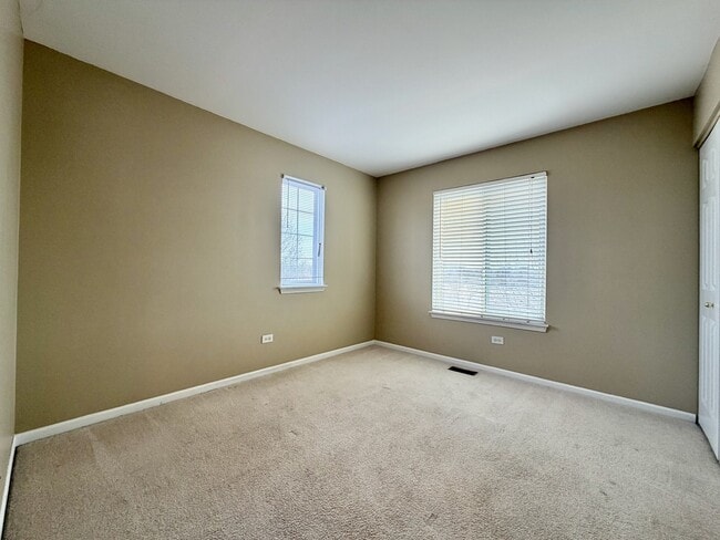 Building Photo - 2479 Montclair Ln