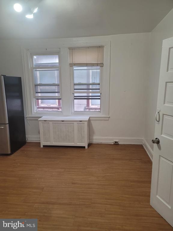 Primary Photo - 213 E Tabor Rd