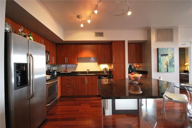 Building Photo - 54 Rainey St