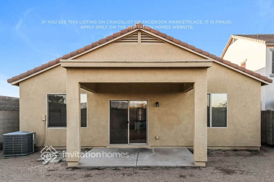 Building Photo - 4962 E Alamo St