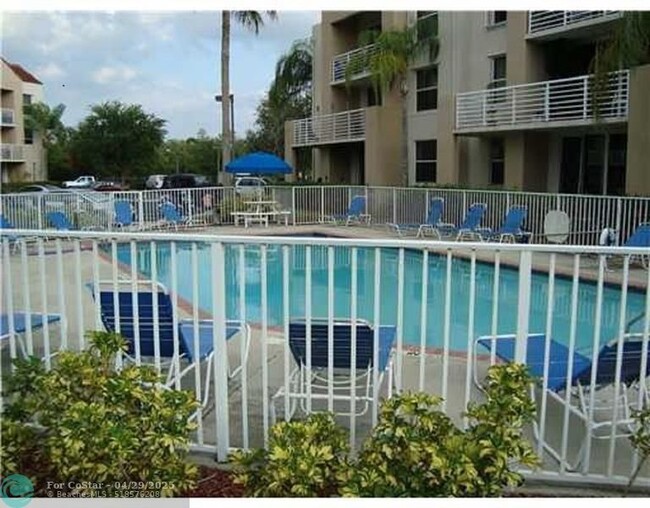 Building Photo - 2721 Ocean Club Blvd