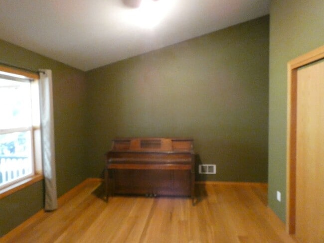 Building Photo - APPLICATION PENDING - *PNW Delight**