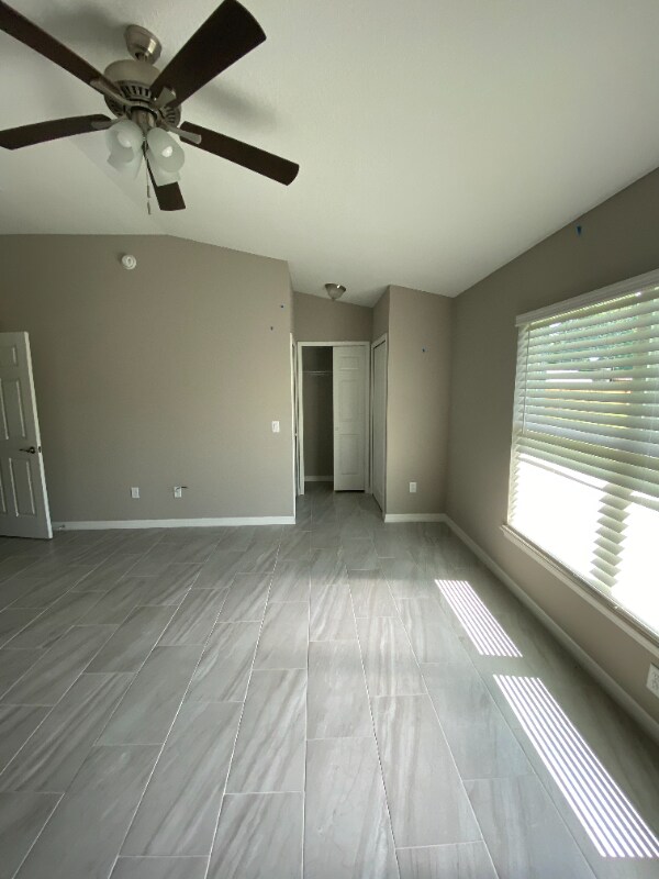 Building Photo - 2893 S Palmetto Ave
