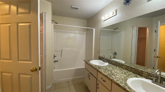 Building Photo - 523 Silver Way Dr