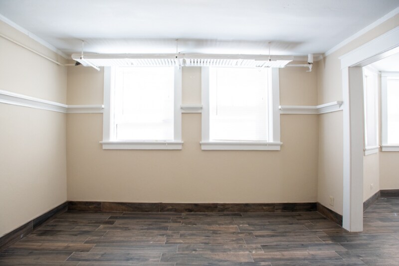 Building Photo - 1704 E Locust St