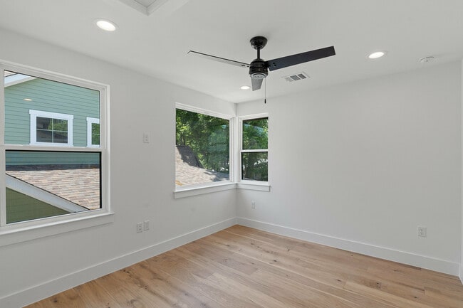 Building Photo - 909 Payne Ave