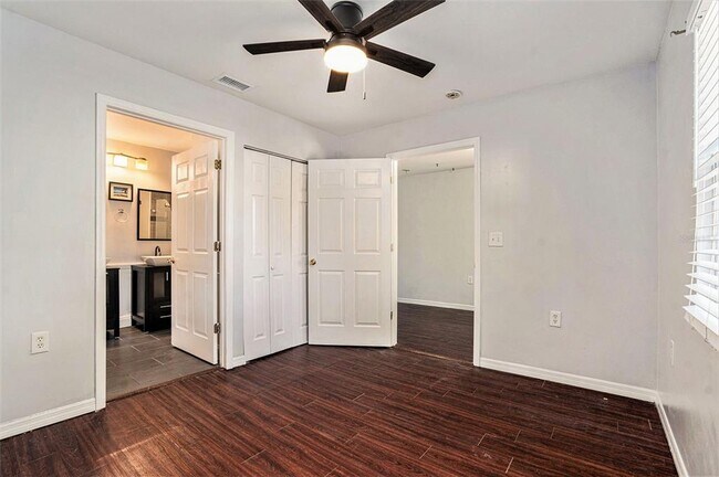 Building Photo - 1014 E Emma St