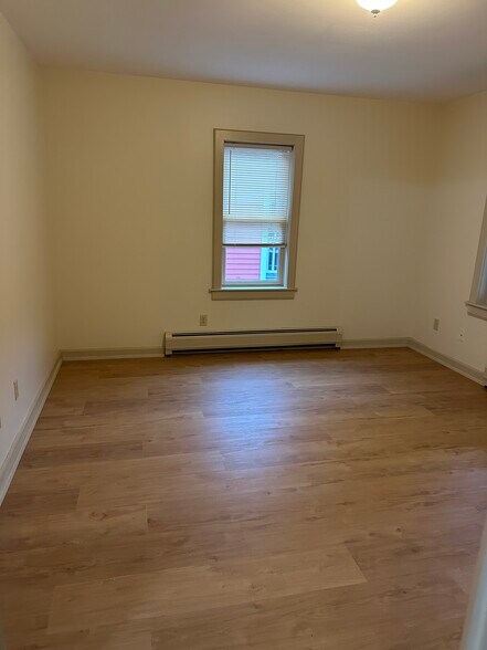 Building Photo - 159 N Leverett Rd